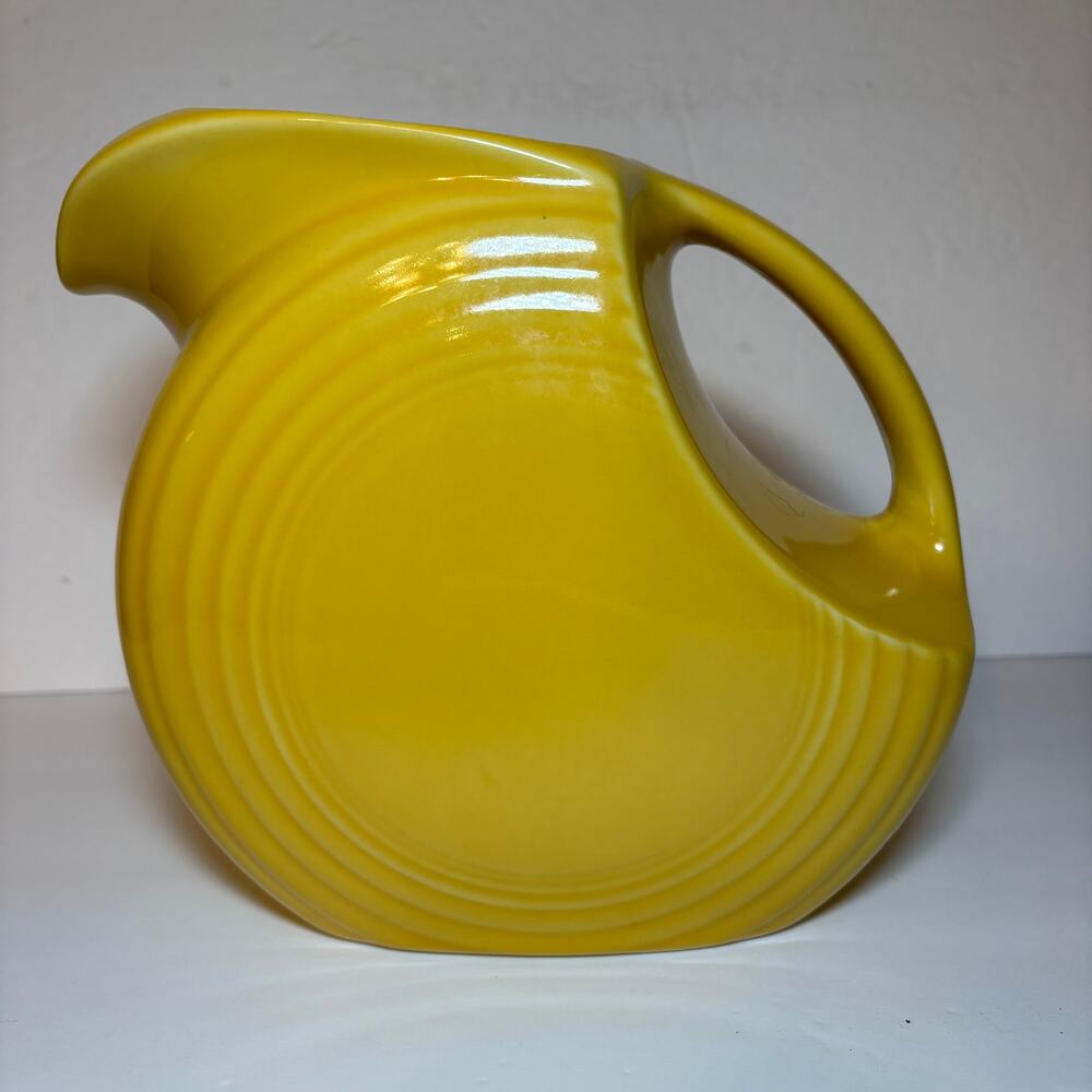 Fiesta Fiestaware Large Disk Water Pitcher Yellow 67 oz. Homer Laughlin